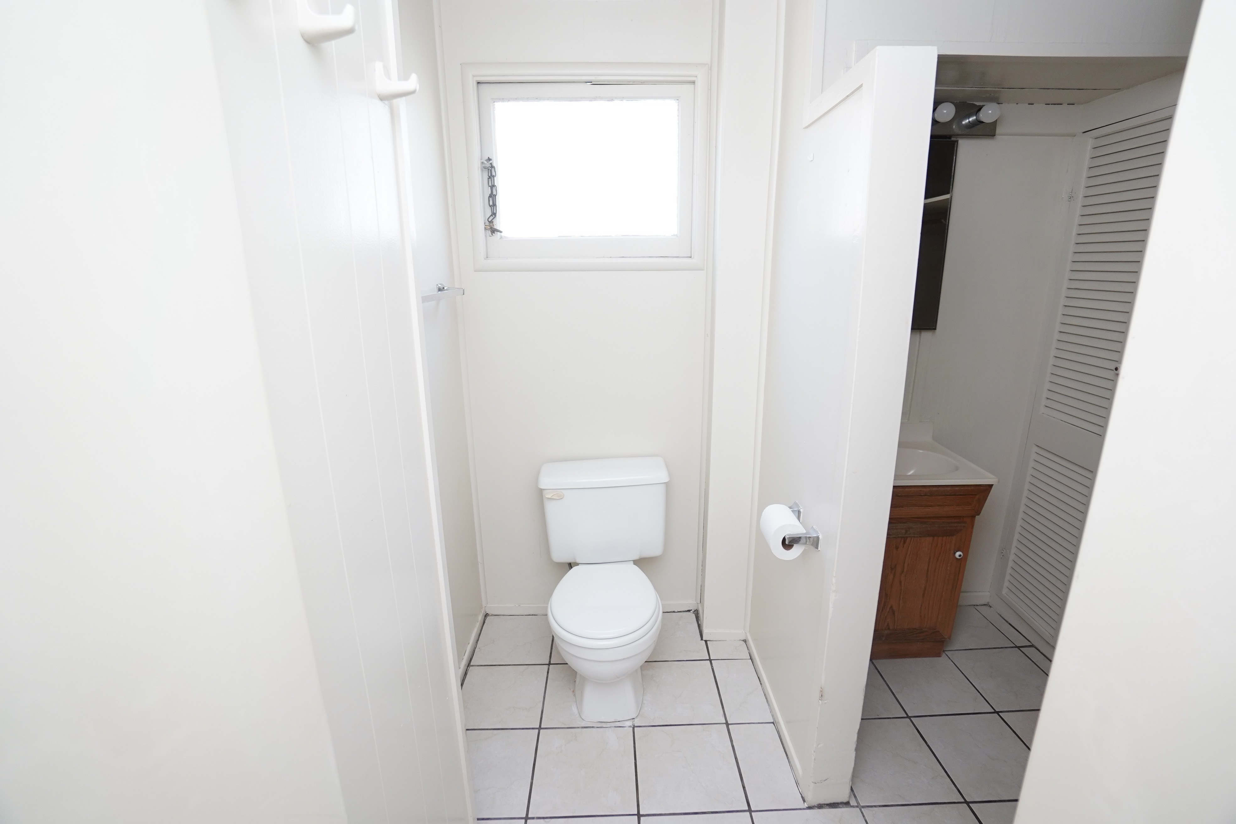 2549-2555 Benvenue Ave. photo 4